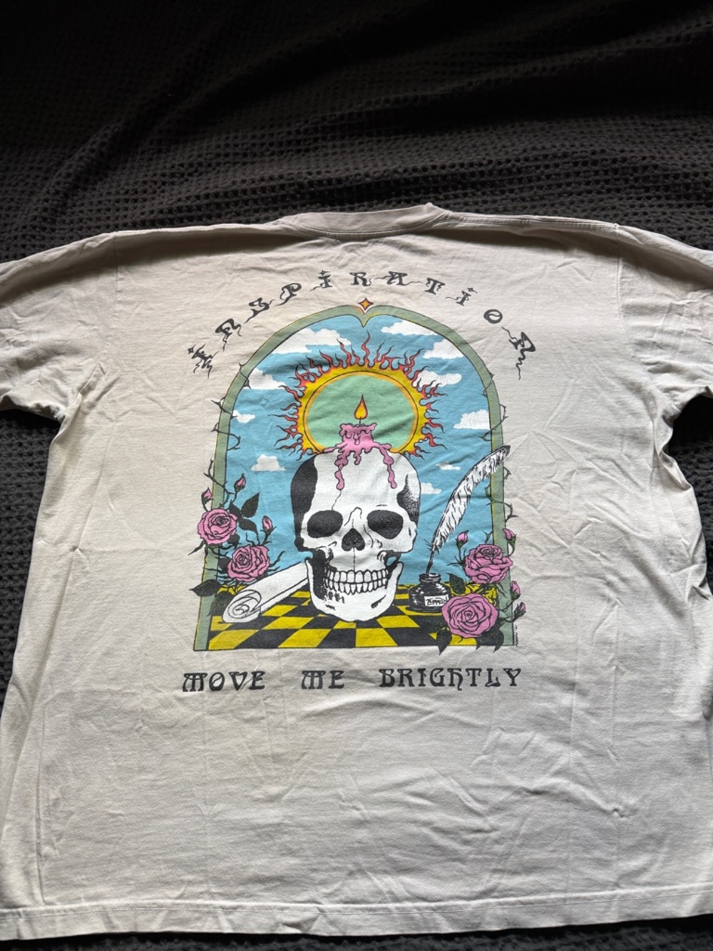 Grateful Dead White T-Shirt with Black Skull Graphic - Picture 3 of 3